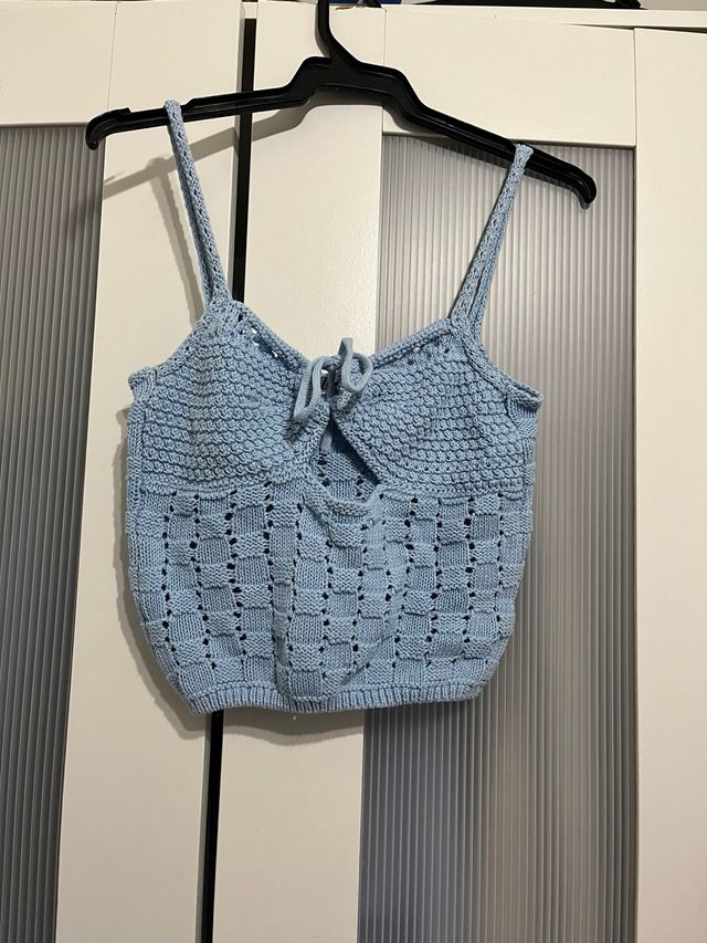 Top crochet azul