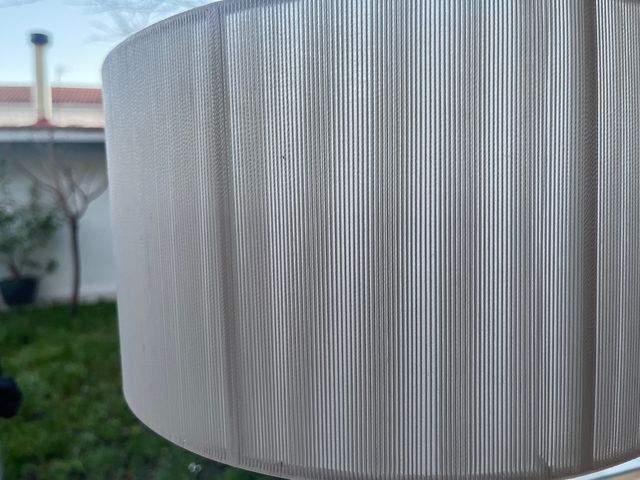 Lampara con tulipa de hilos