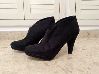 Botines negros de tacón