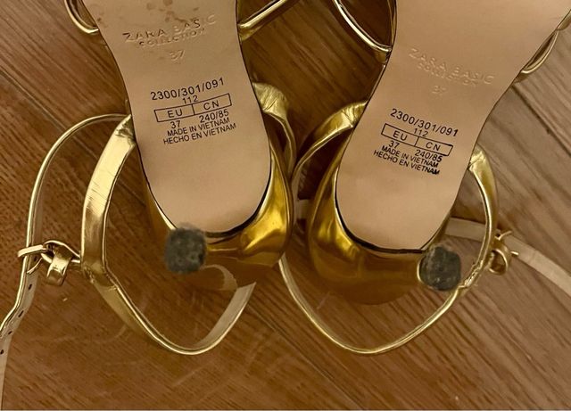 SANDALIAS TACÓN DORADAS ZARA