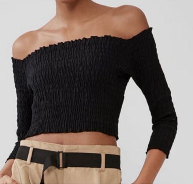 Top negro escote barco