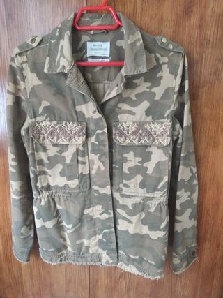 Chaqueta estilo militar 