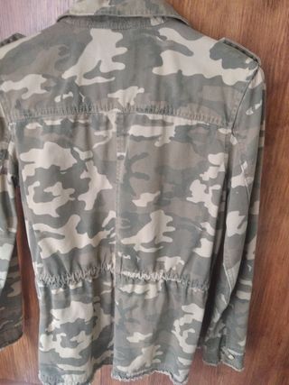 Chaqueta estilo militar 