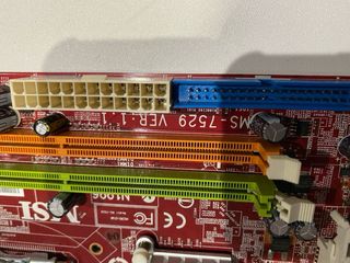 Placa base MSI MS-7529