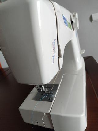 Maquina de coser Medion