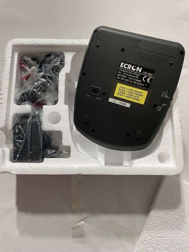 Reproductor portatil CD con mando a distancia