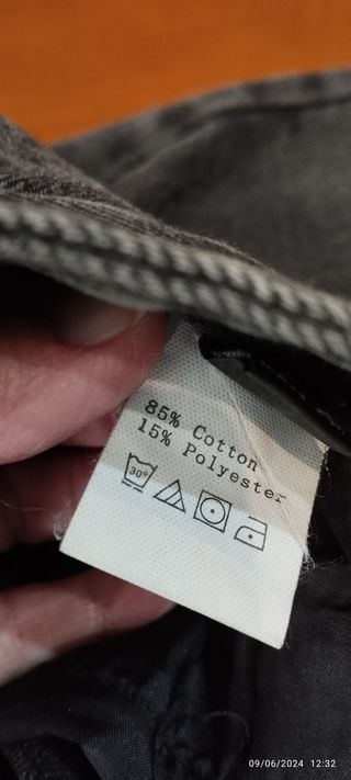 Pantalón vaquero de mujer, rasgado