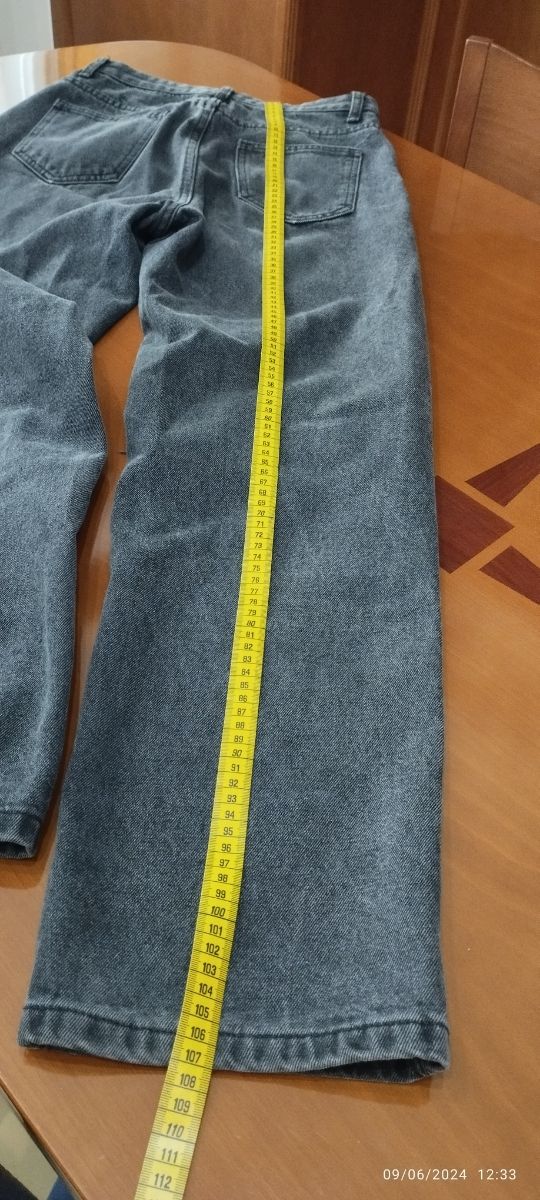 Pantalón vaquero de mujer, rasgado