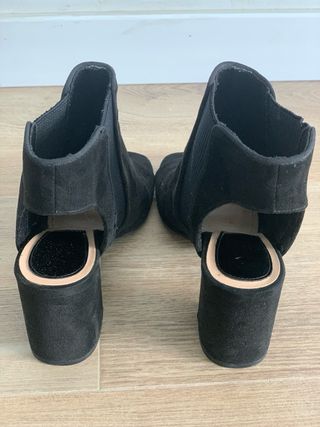 Sandalias negras tacon