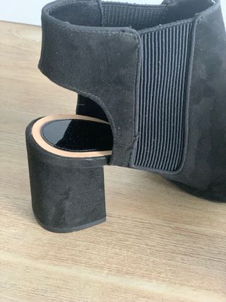 Sandalias negras tacon