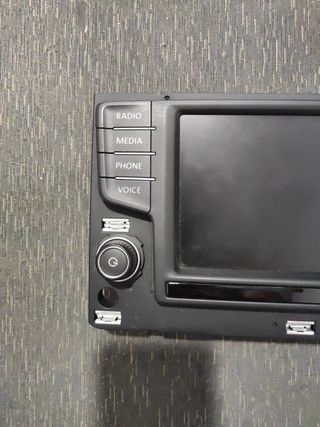 Pantalla Passat b8 