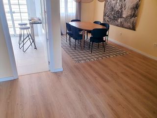 Montaje de suelos laminado vinilo spc