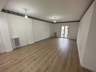 Montaje de suelos laminado vinilo spc