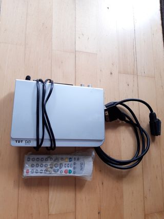 Decodificador TDT con mando marca NPG