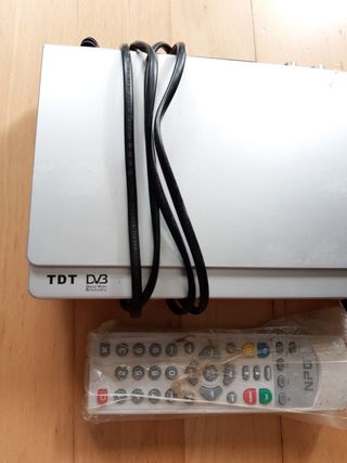 Decodificador TDT con mando marca NPG