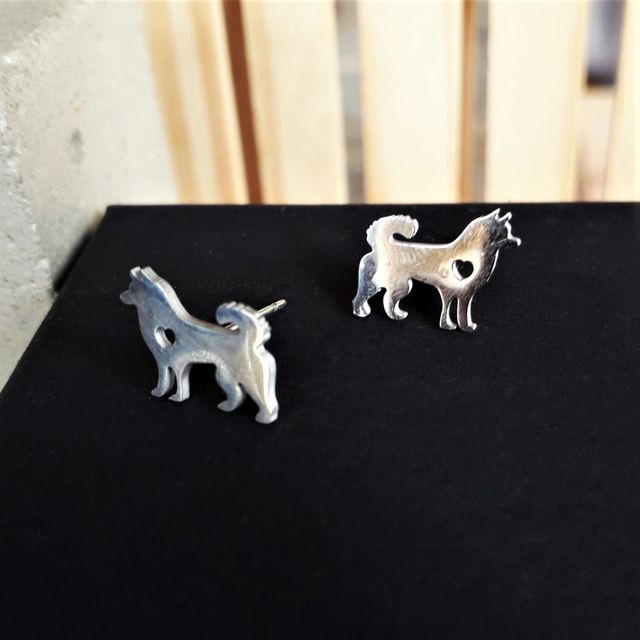 Pendientes de acero de perro husky siberiano