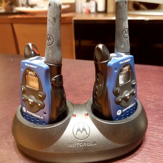 WALKIE TALKIE MOTOROLA T5422 POCO USADO