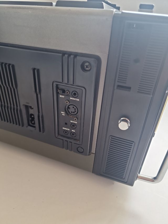 Hitachi IC TRANSISTOR RADIO TV ANTIGUO