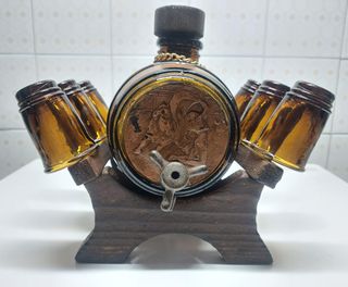 Barril licor con 6 vasos
