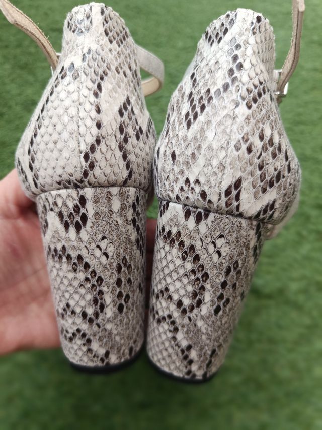 Sandalias de tacón marca La Strada