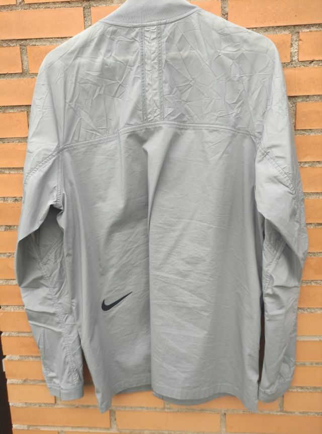 Bomber Nike gris plata