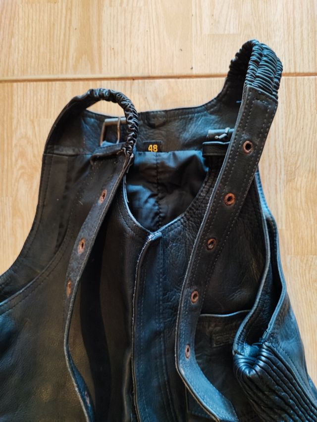 Ropa de cuero para moto