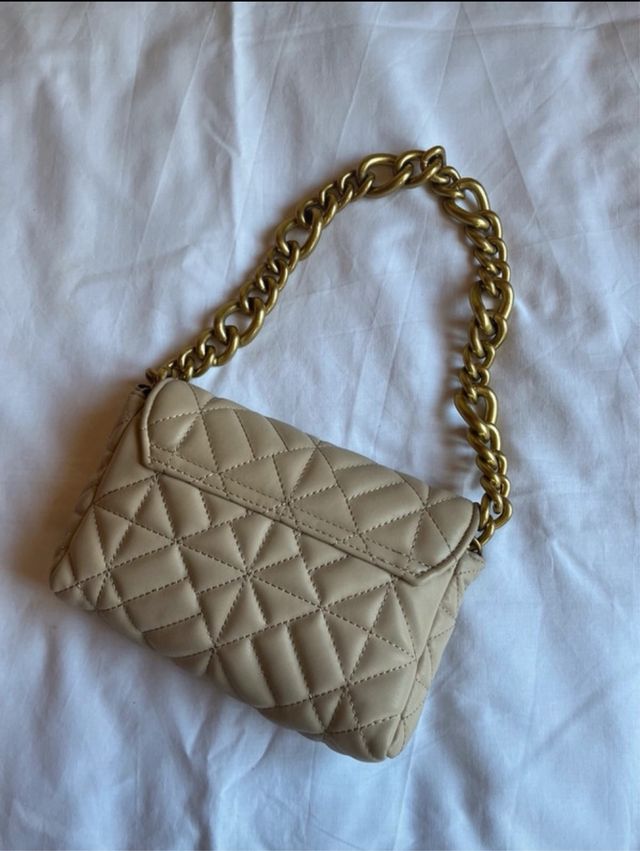 Bolso acolchado de Zara