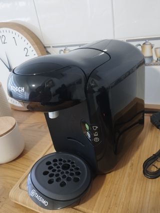 Cafetera Bosh Tassimo + cápsula recargable.