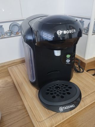 Cafetera Bosh Tassimo + cápsula recargable.