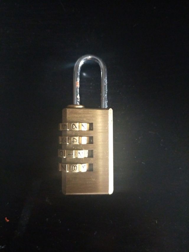 Candado combinación metálico 4 números