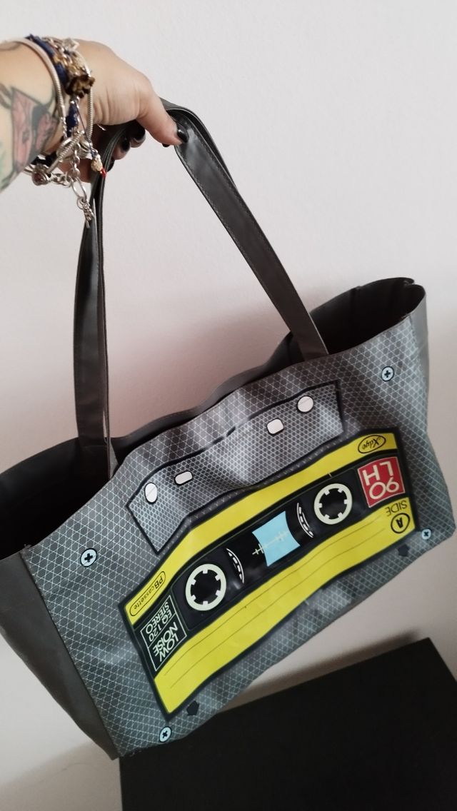 Borsa design retrò audiocassetta anni 80