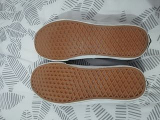 Zapatillas Vans color granate