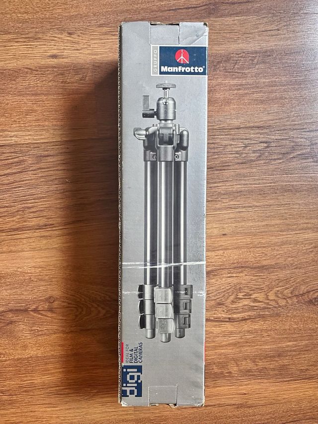 Tripode Manfrotto camara reflex.