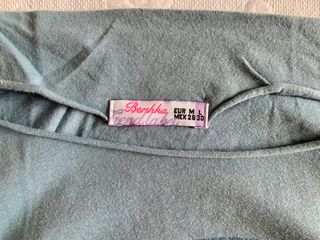 Camiseta Metal Bershka azul grisáceo talla M