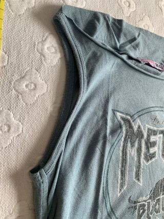 Camiseta Metal Bershka azul grisáceo talla M