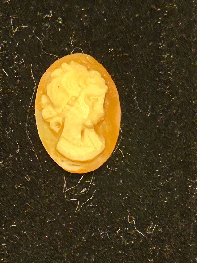 Pequeño camafeo de anillo