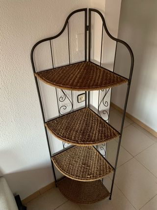 Esquinera de mimbre (desmontable)