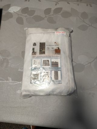 Cortina mosquitera con imanes