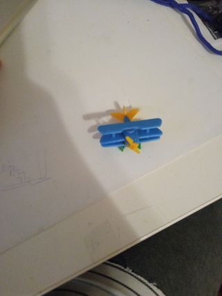 Avión de juguete de huevo kinder