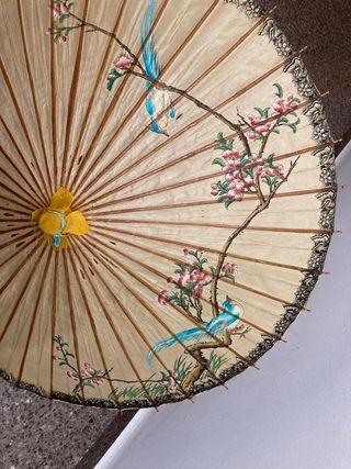Sombrilla China antigua pintada a mano