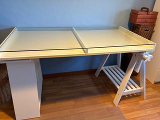 Mesa tablero escritorio blanca y cristal