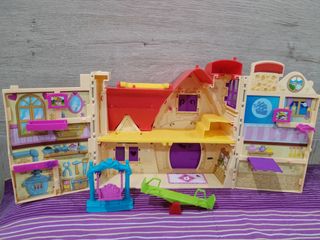 Casa de juguete y heladería