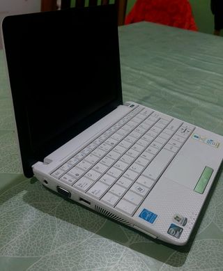Ordenador portátil pequeño ASUS