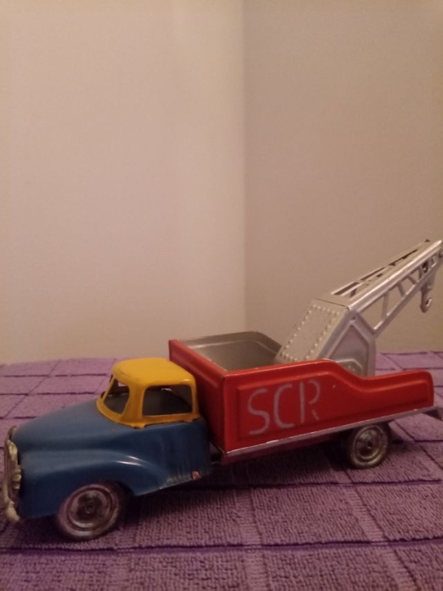 Camion in latta vintage
