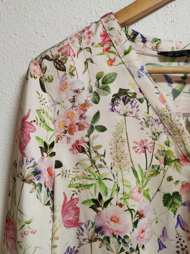 Blusa de chica en la talla L de Zara.