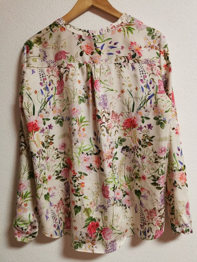 Blusa de chica en la talla L de Zara.