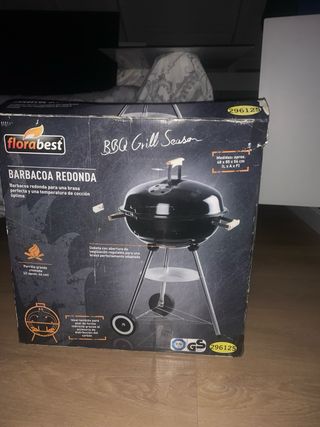 Barbacoa redonda con accesorios