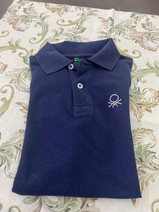 Polos benetton 10€ los dos  talla 8/9 años