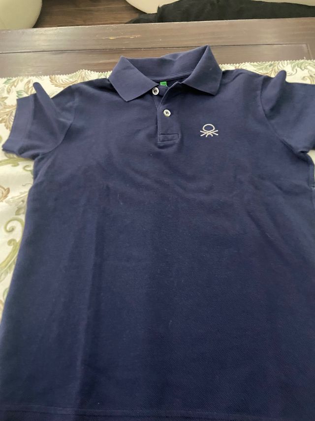 Polos benetton 10€ los dos  talla 8/9 años