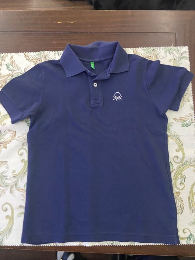 Polos benetton 10€ los dos  talla 8/9 años